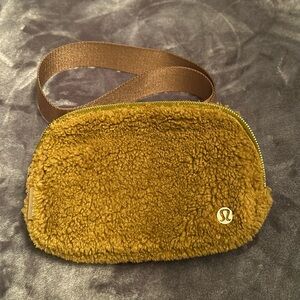 Lulu lemon belt bag